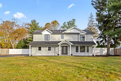 24 Wood Sorrell Ln, East Northport, NY 11731