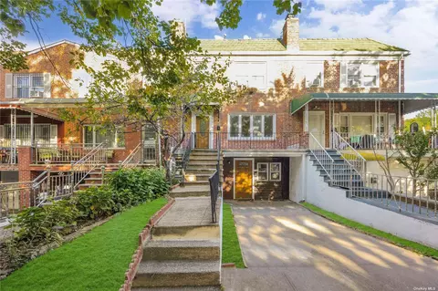 79-21 149th St, Kew Garden Hills, NY 11367