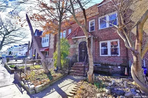 114-64 197th St, Saint Albans, NY 11412