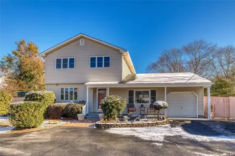 503 Miller Place Rd, Miller Place, NY 11764