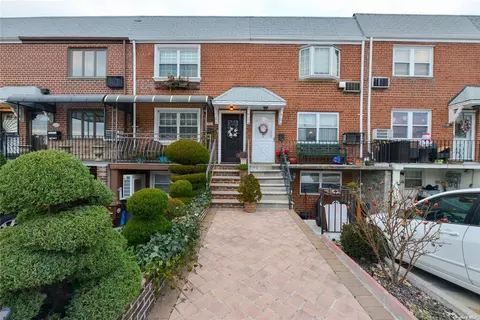 25-50 49 St, Astoria, NY 11103