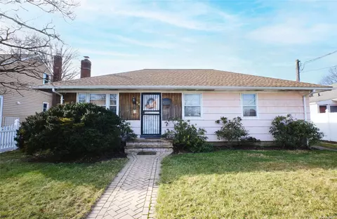 94 Milburn Ave, Hempstead, NY 11550