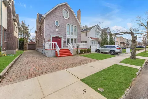 147-32 69th Rd, Flushing, NY 11367