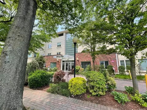 171 Great Neck Rd #4G, Great Neck, NY 11021
