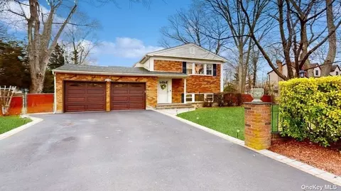 2179 Pine Ave, Ronkonkoma, NY 11779