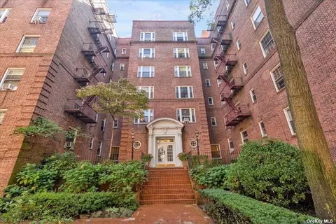 117-01 S Park Ln #5DD, Kew Gardens, NY 11418