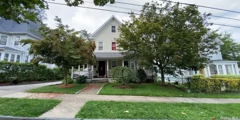 4 Wyanoke St, White Plains, NY 10606
