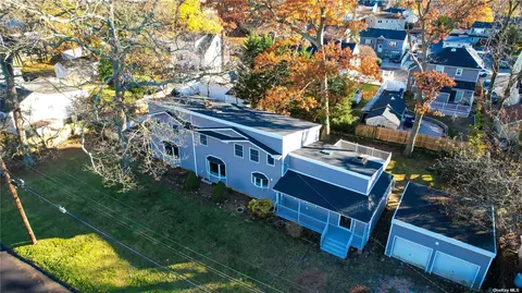 60 E 20 St, Huntington Station, NY 11746