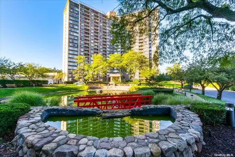 2 Bay Club Dr #18A, Bayside, NY 11360