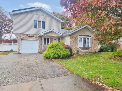 5 Roe Ave, Port Jefferson Station, NY 11776