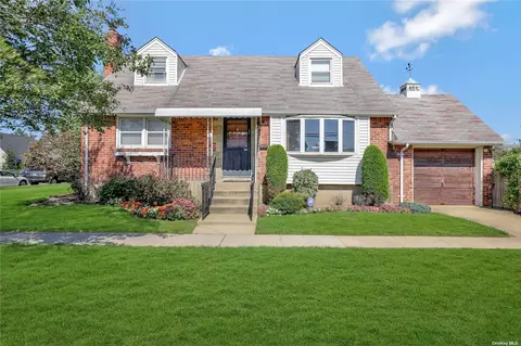 1046 Bowling Green Dr, Westbury, NY 11590