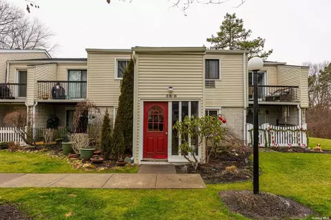 38 Richmond Blvd #1B, Ronkonkoma, NY 11779