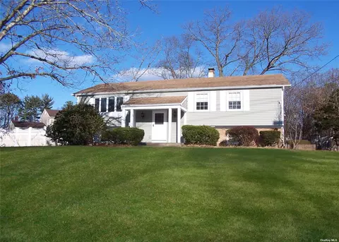 979 Old Town Rd, Coram, NY 11727