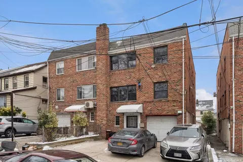 61-14 156th St, Flushing, NY 11367