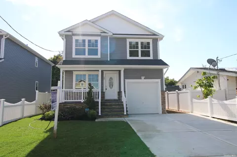 18 E Marshall St, Hempstead, NY 11550