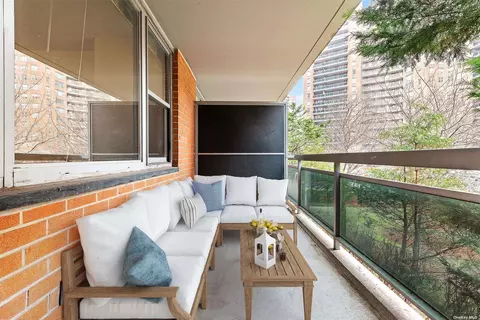 70-25 Yellowstone Blvd #1D, Forest Hills, NY 11375