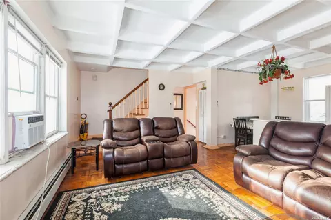 150-38 Village Rd #98B, Briarwood, NY 11432
