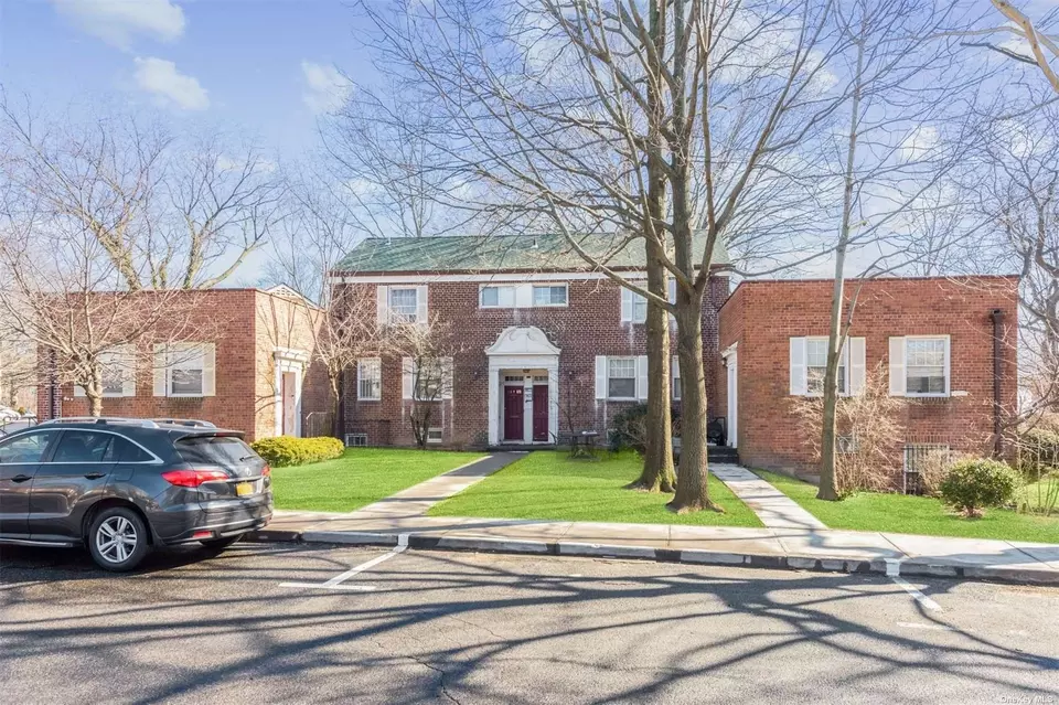 15038 Village Rd 98B, Briarwood, NY 11432 1 photo Movoto