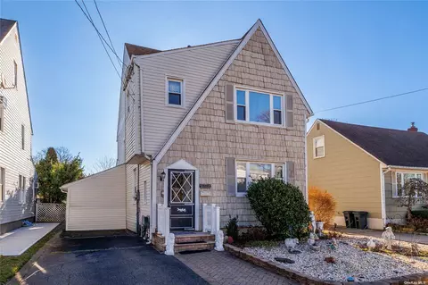 2701 Magee Pl, Oceanside, NY 11572