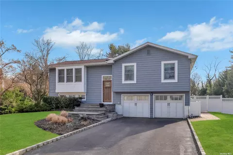 4 Given Ln, East Northport, NY 11731
