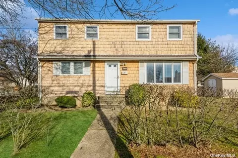 2741 Janet Ave, North Bellmore, NY 11710