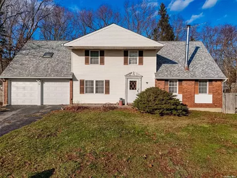 23 Hewes St, Port Jefferson Station, NY 11776