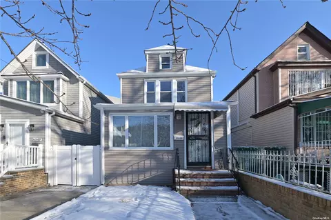 63-09 Wetherole St, Rego Park, NY 11374