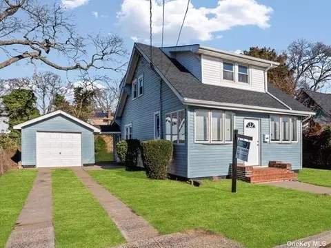 5 Ronkonkoma Ave, West Hempstead, NY 11552