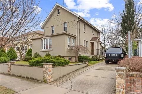 149-12 19th Ave, Whitestone, NY 11357