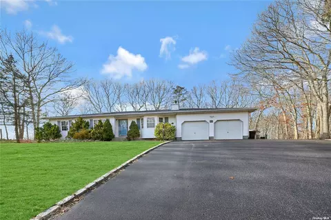 150 Ellen St, Riverhead, NY 11901