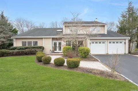 41 Fleetwood Rd, Commack, NY 11725