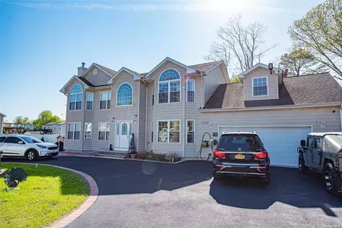 1756 Manatuck Blvd, Bay Shore, NY 11706