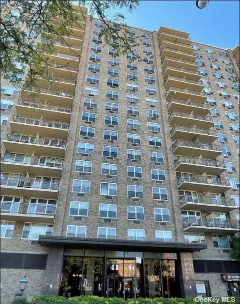 41-40 Union St #5U, Flushing, NY 11355