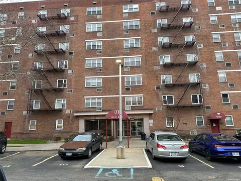 151-31 88th St #6B, Howard Beach, NY 11414
