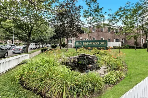 224-11 Kingsbury Ave #A, Bayside, NY 11364