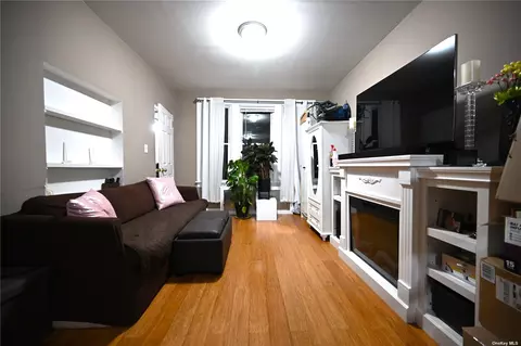 88-47 77 St, Woodhaven, NY 11421