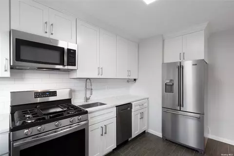 75-11 217 St #2ND, Bayside, NY 11364