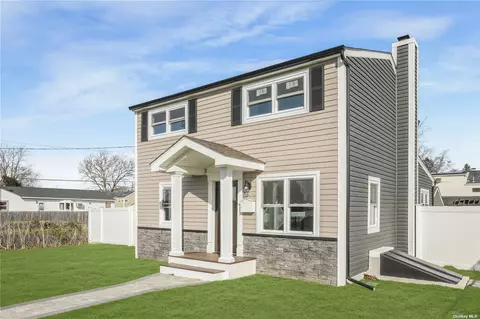 75 Cherubina Ln, North Babylon, NY 11703