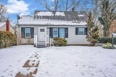 37 2nd Ave, Central Islip, NY 11722