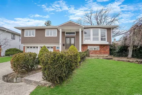 432 Hungry Harbor Rd, Valley Stream, NY 11581
