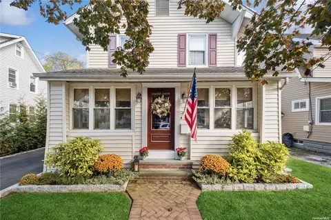 25 S Forest Ave, Rockville Centre, NY 11570