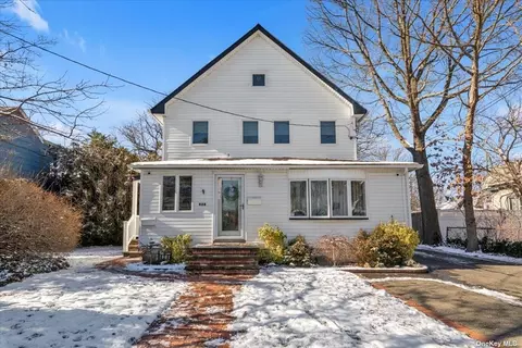 428 Ocean Ave, East Rockaway, NY 11518