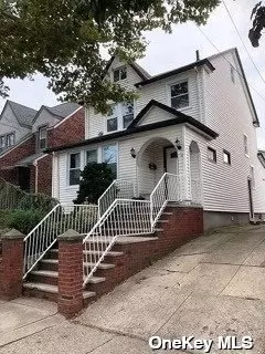 15-20 147th St, Whitestone, NY 11357