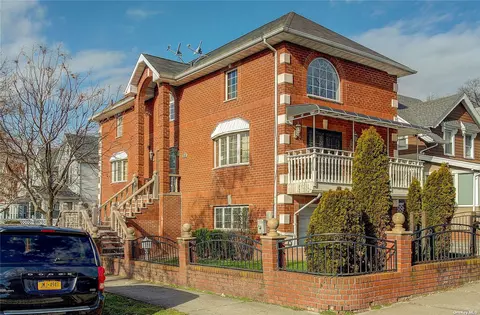 151-31 33rd Rd, Flushing, NY 11354