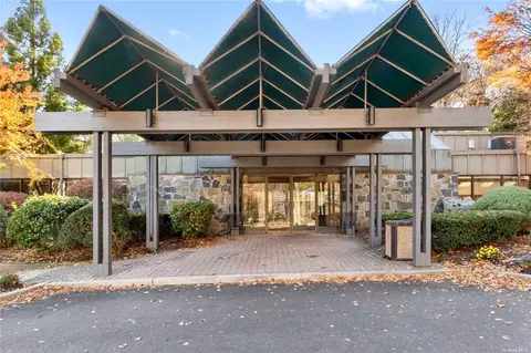 1 Fountain Ln #3M, Greenburgh, NY 10583