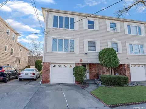 15-76 208th St, Bayside, NY 11360