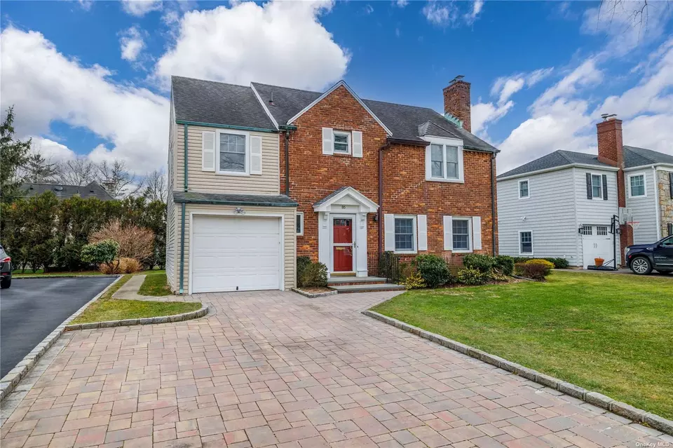 86 Kingsbury Rd, Garden City, NY 11530 21 Photos Movoto