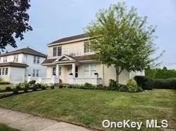 344 Euston Rd, Garden City South, NY 11530