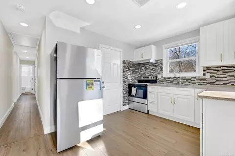 51 Schenectady Ave, West Babylon, NY 11704