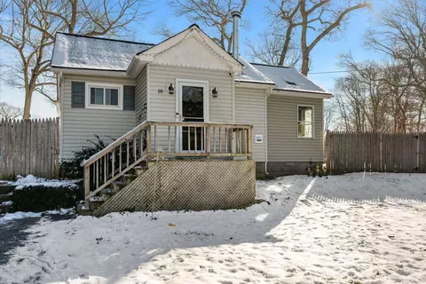 18 Denis Ln, Middle Island, NY 11953